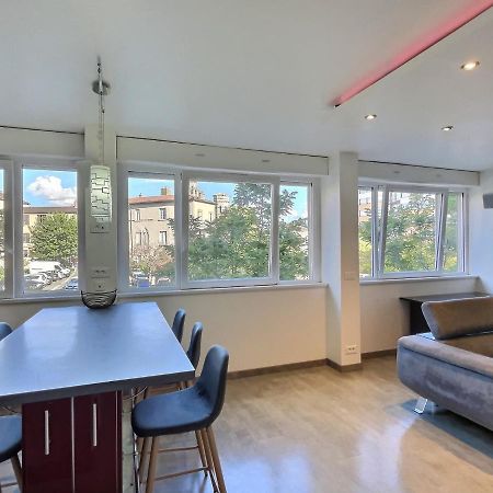 "Magic Red" De Miss.K Conciergerie Apartment Macon Luaran gambar
