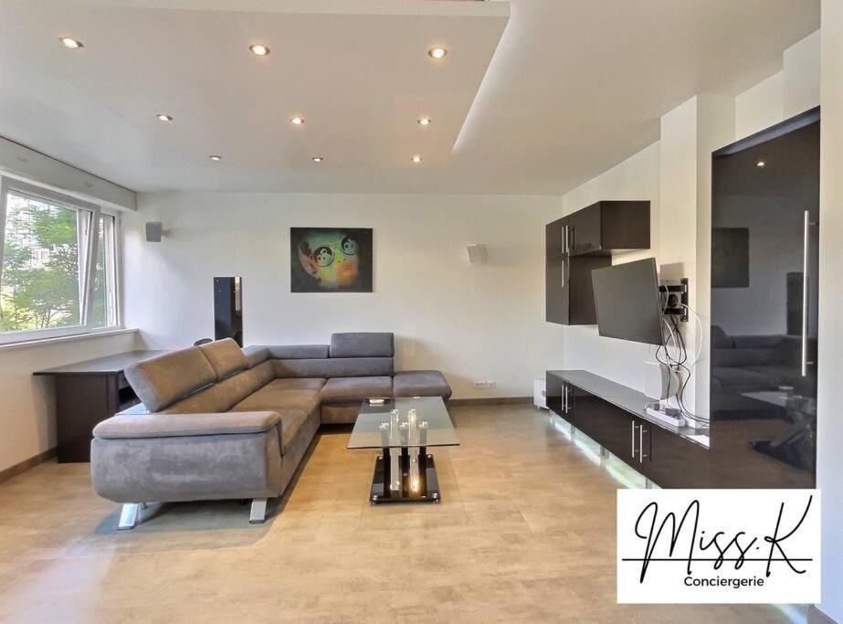 "Magic Red" De Miss.K Conciergerie Apartment Macon Luaran gambar
