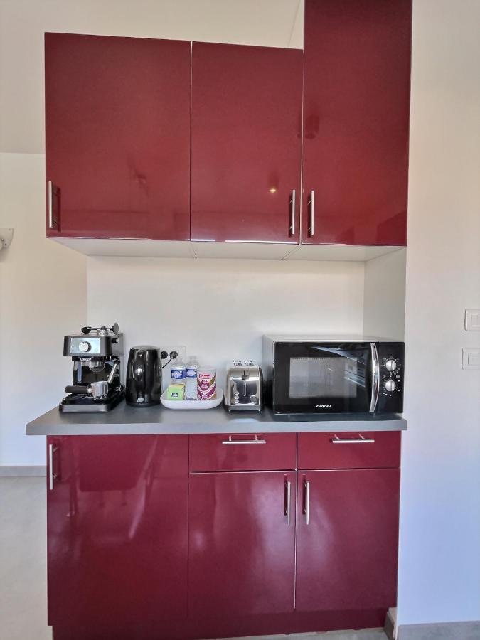 "Magic Red" De Miss.K Conciergerie Apartment Macon Luaran gambar