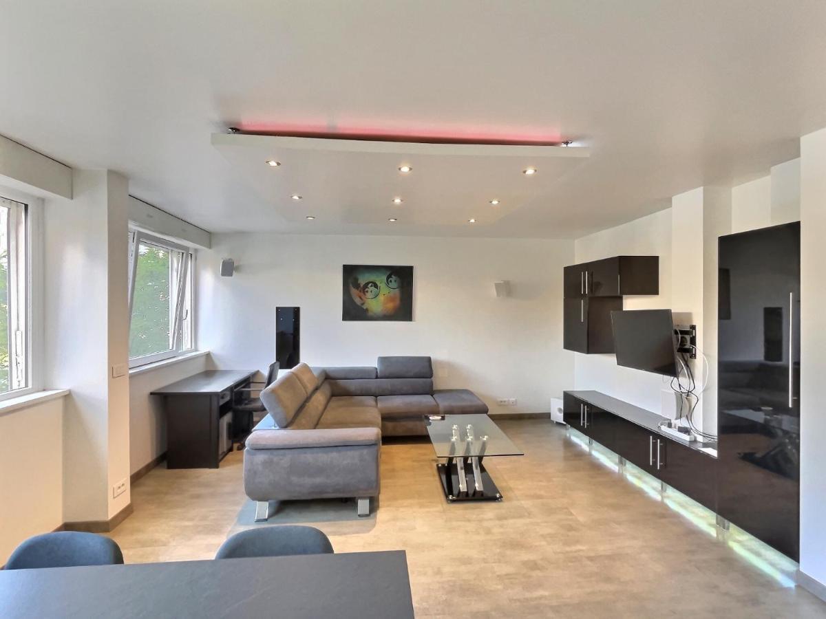 "Magic Red" De Miss.K Conciergerie Apartment Macon Luaran gambar